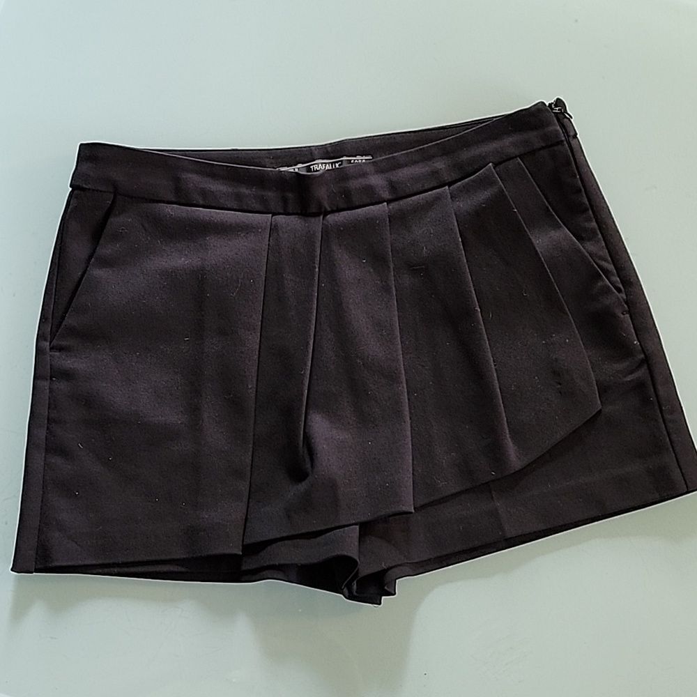 Zara Dressy Pleated Front Shorts/Skort Size Small